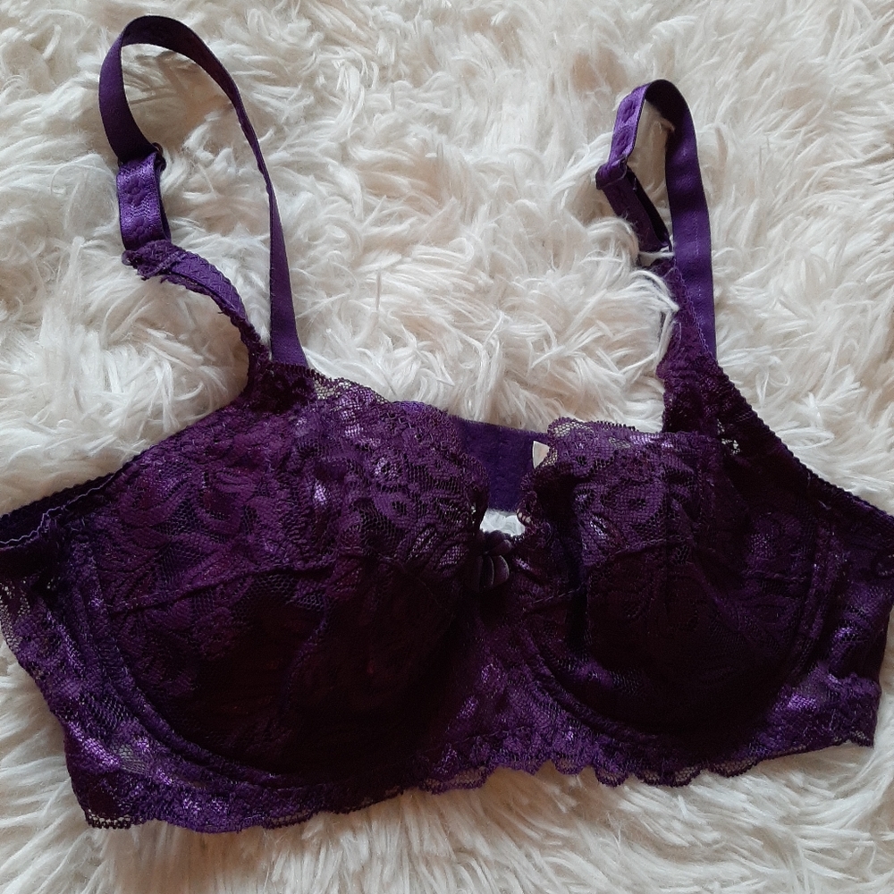 💜 Purple Lace Bra